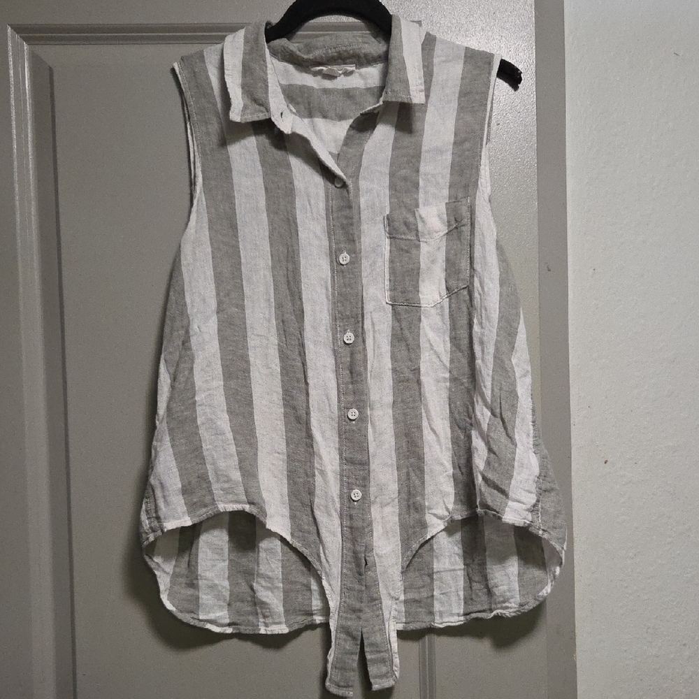 beachlunchlounge Gray and White Striped Sleeveless Shirt